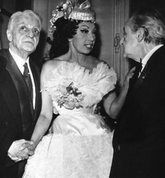 Josphine Baker mit Anzeige Henri Varna - 1964