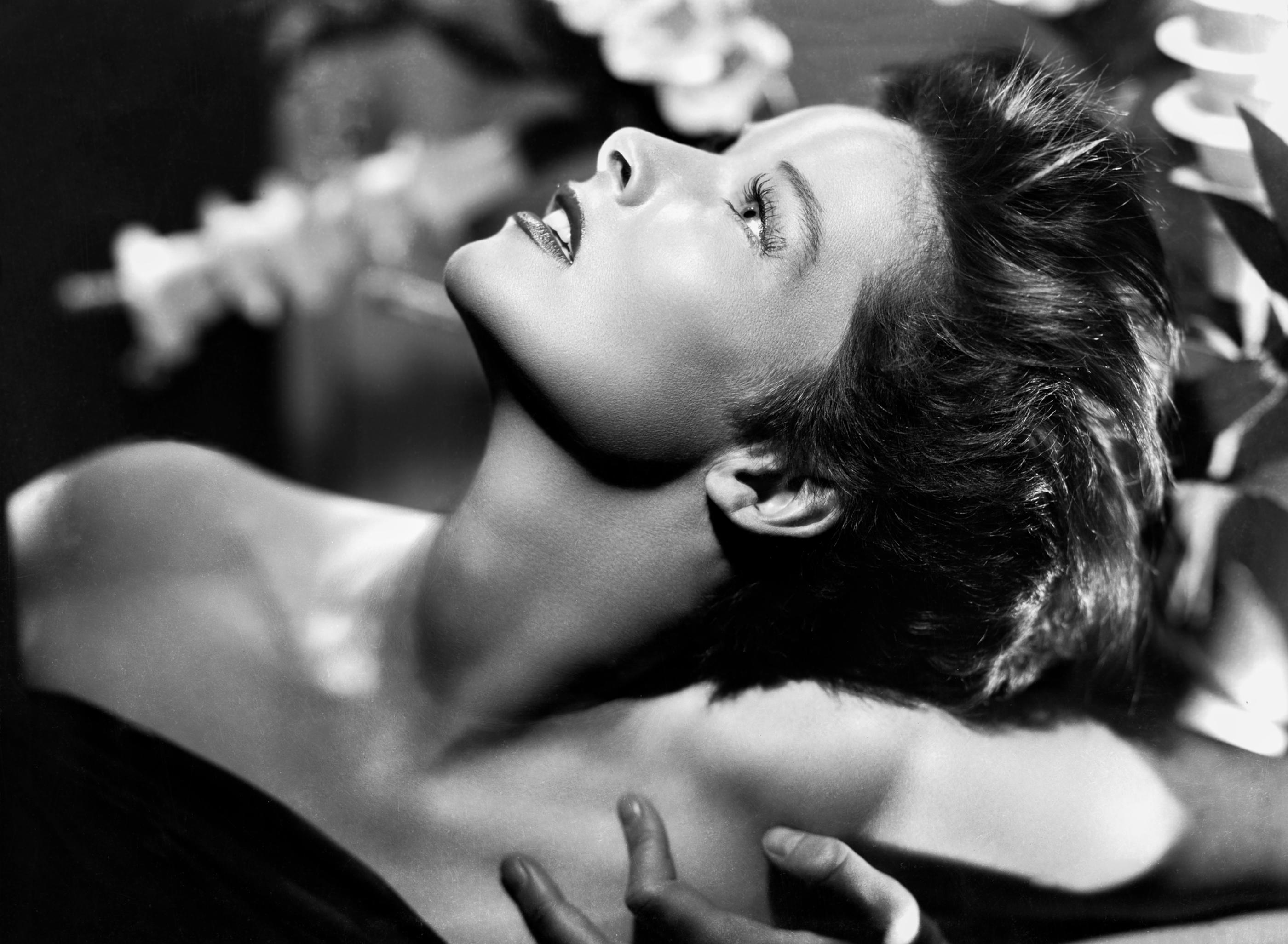 Black and White Photograph Unknown - Katharine Hepburn : Sexy Glamour Looking Up