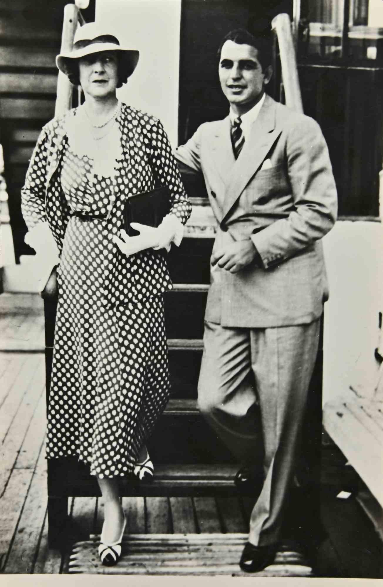 Unknown Black and White Photograph - Lady Astor with boxer Enzo Fioramente - Vintage b/w Photo - 1960s