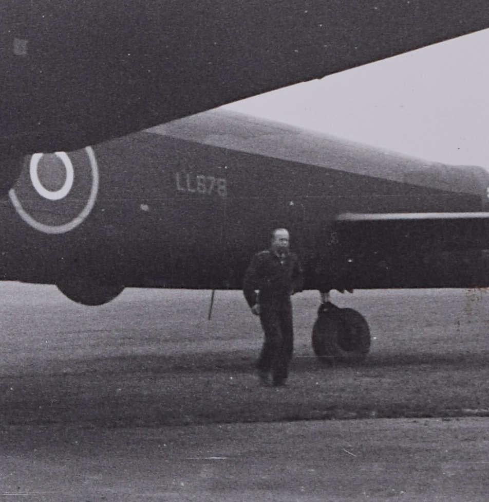 Lancaster Bomber Lily Mars 1943 - Photographie originale à la gélatine argentique en vente 1