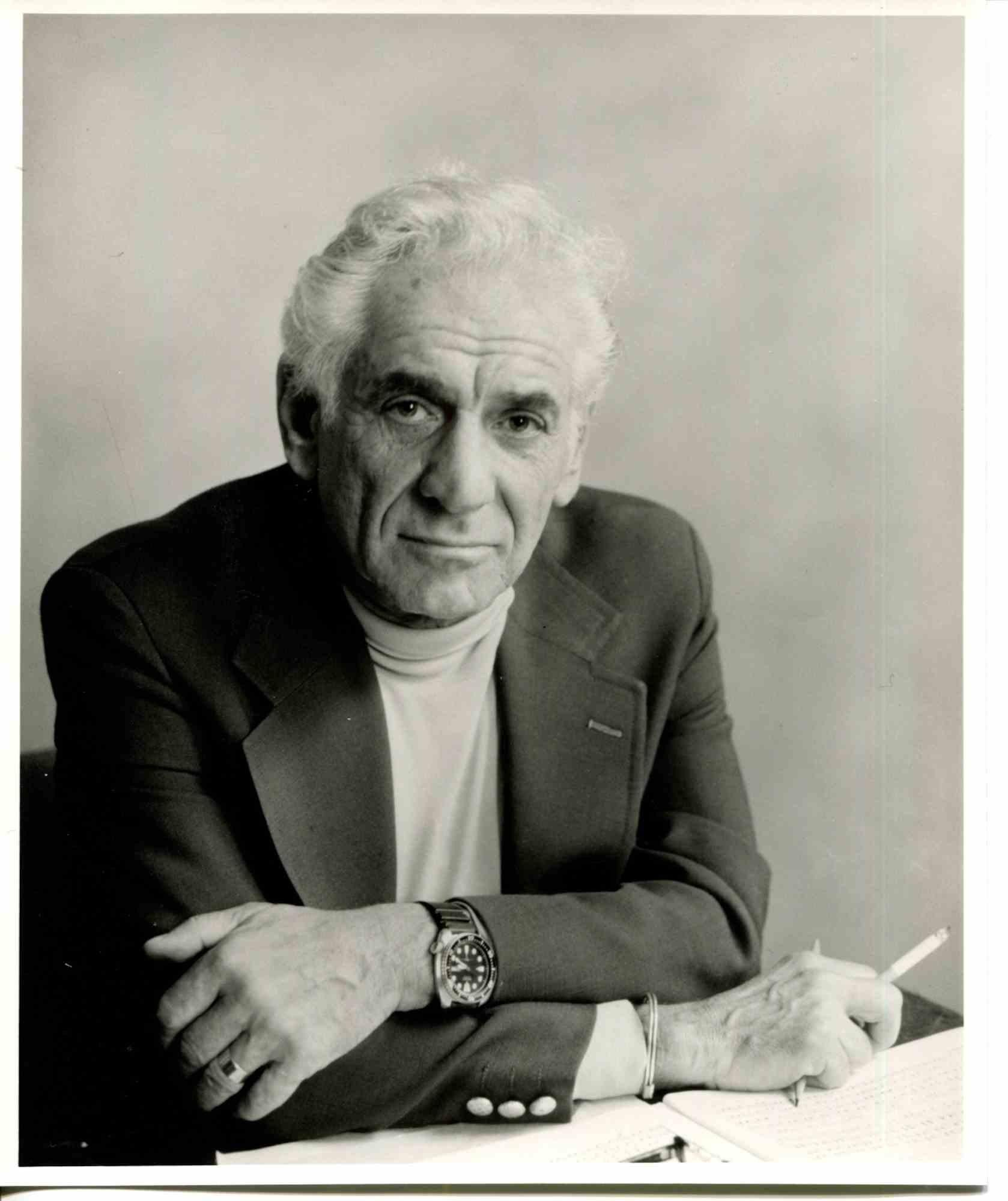 Figurative Photograph Unknown - Leonard Bernstein - Photo - années 1980