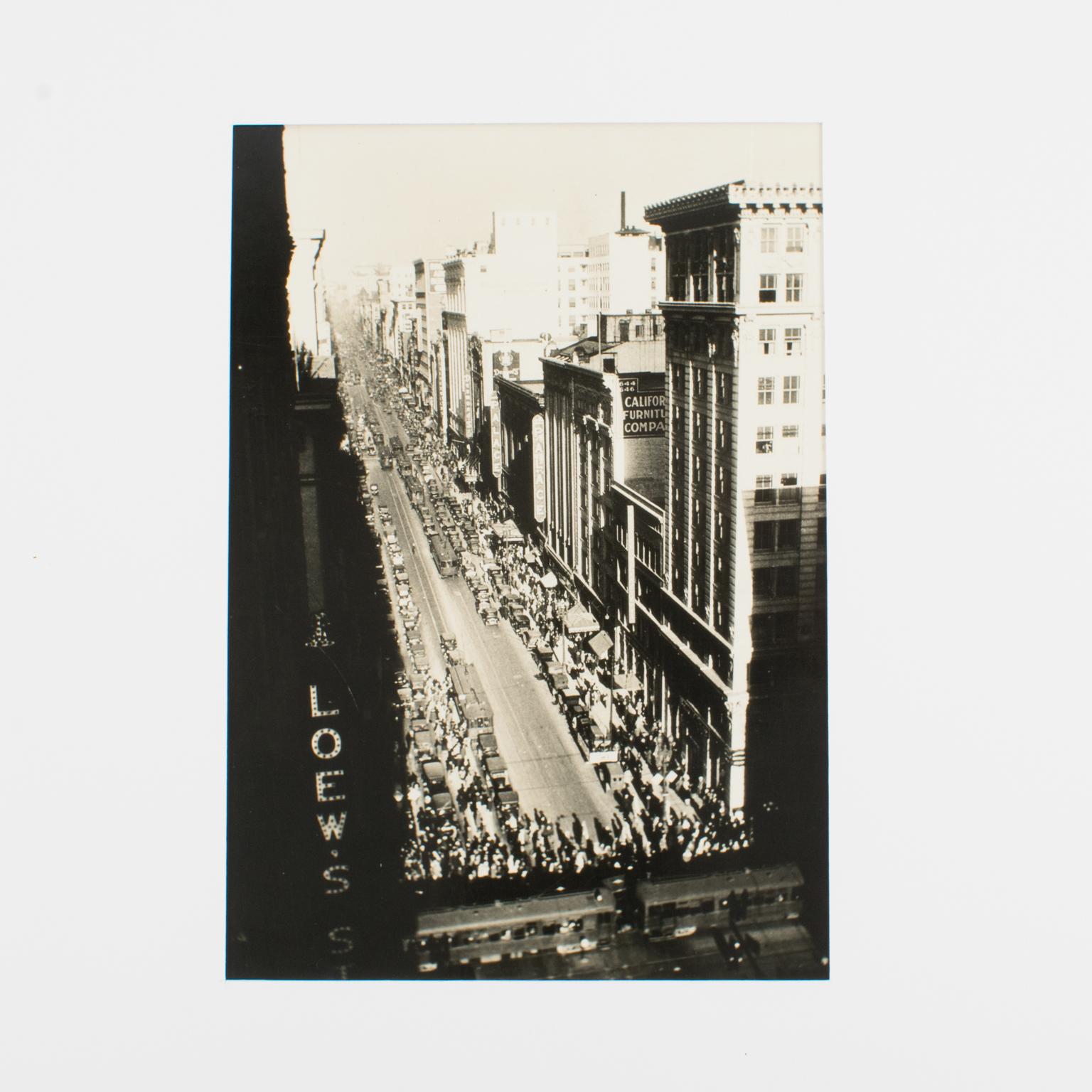 Silber-Gelatine-Schwarz-Weiß-Fotografie von Los Angeles, um 1930 – Photograph von Unknown