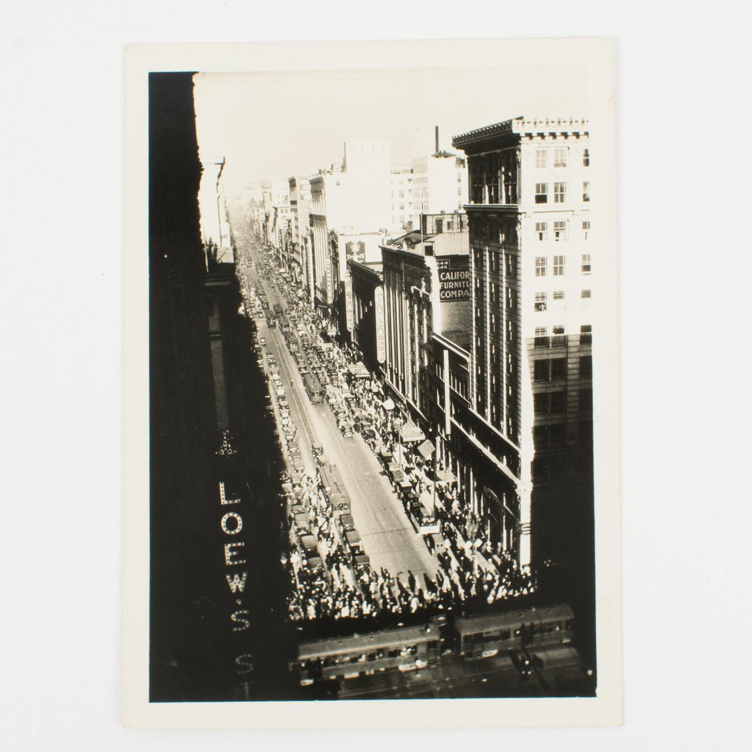 Silber-Gelatine-Schwarz-Weiß-Fotografie von Los Angeles, um 1930 (Art déco), Photograph, von Unknown