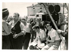 Luchino Visconti sur le plateau de l'Osessione - Photo vintage, 1943