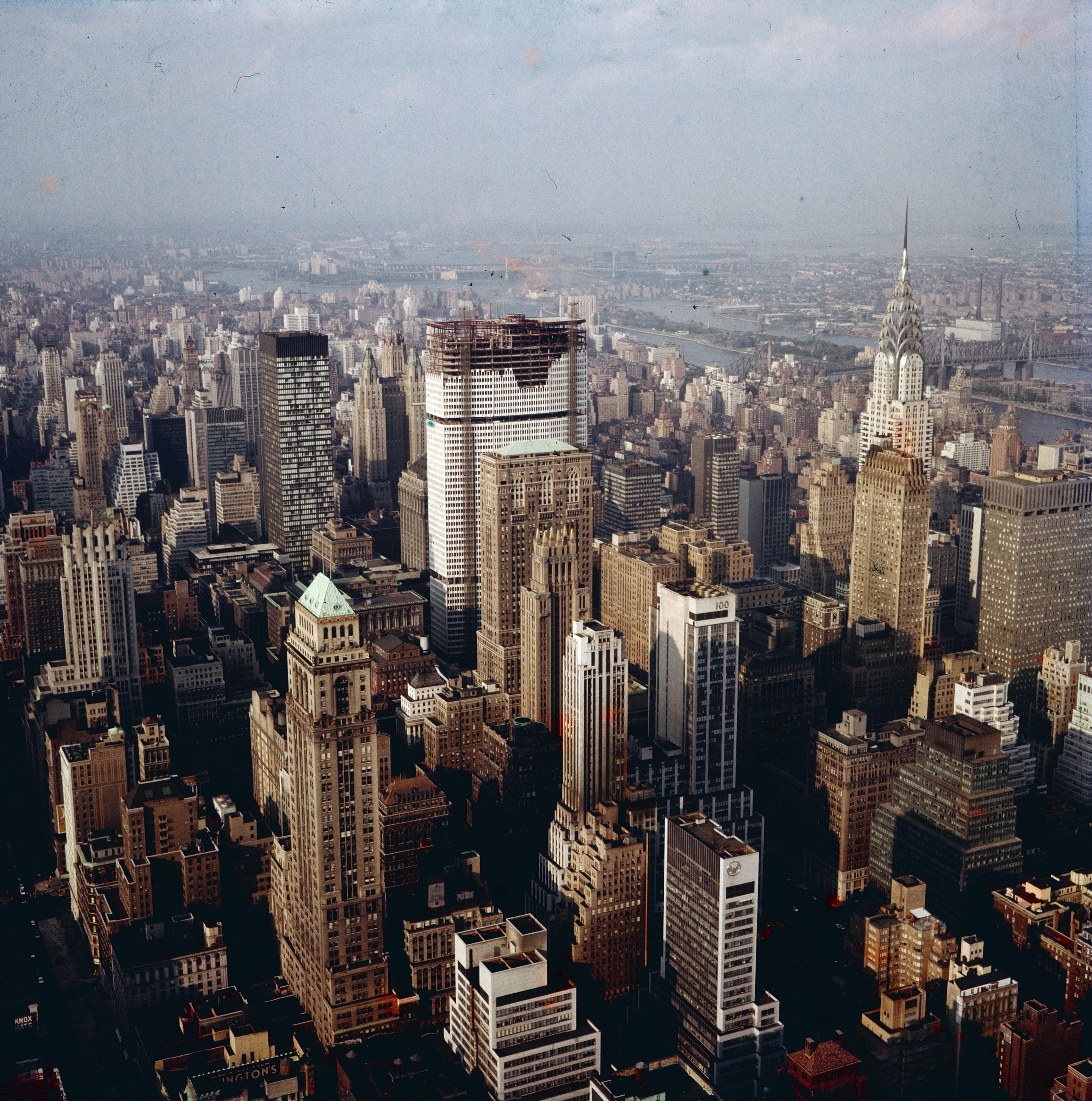 Landscape Photograph di Unknown - Manhattan, New York, USA 1962.