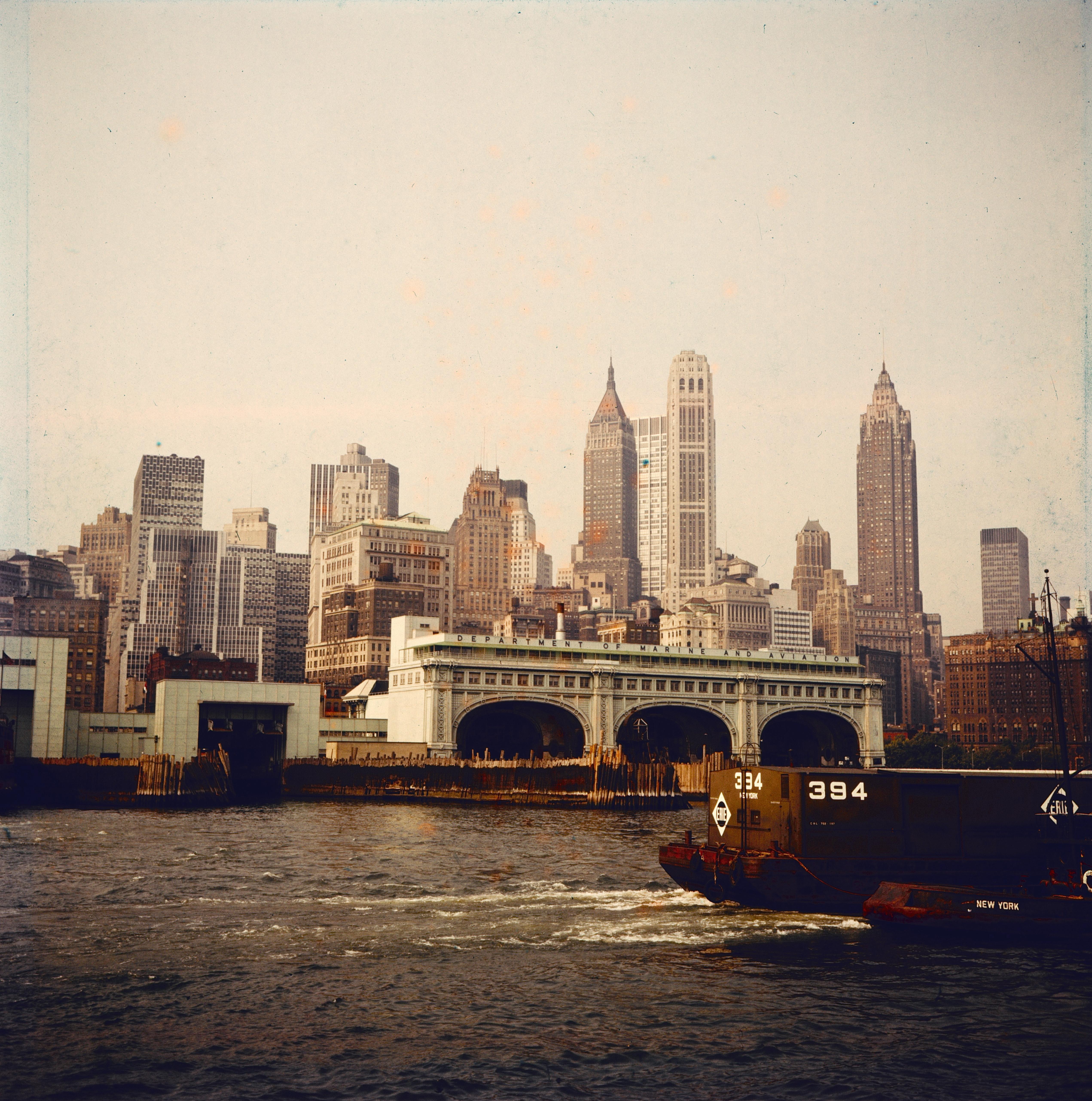 Unknown Landscape Photograph - Manhattan, New York, USA 1962.