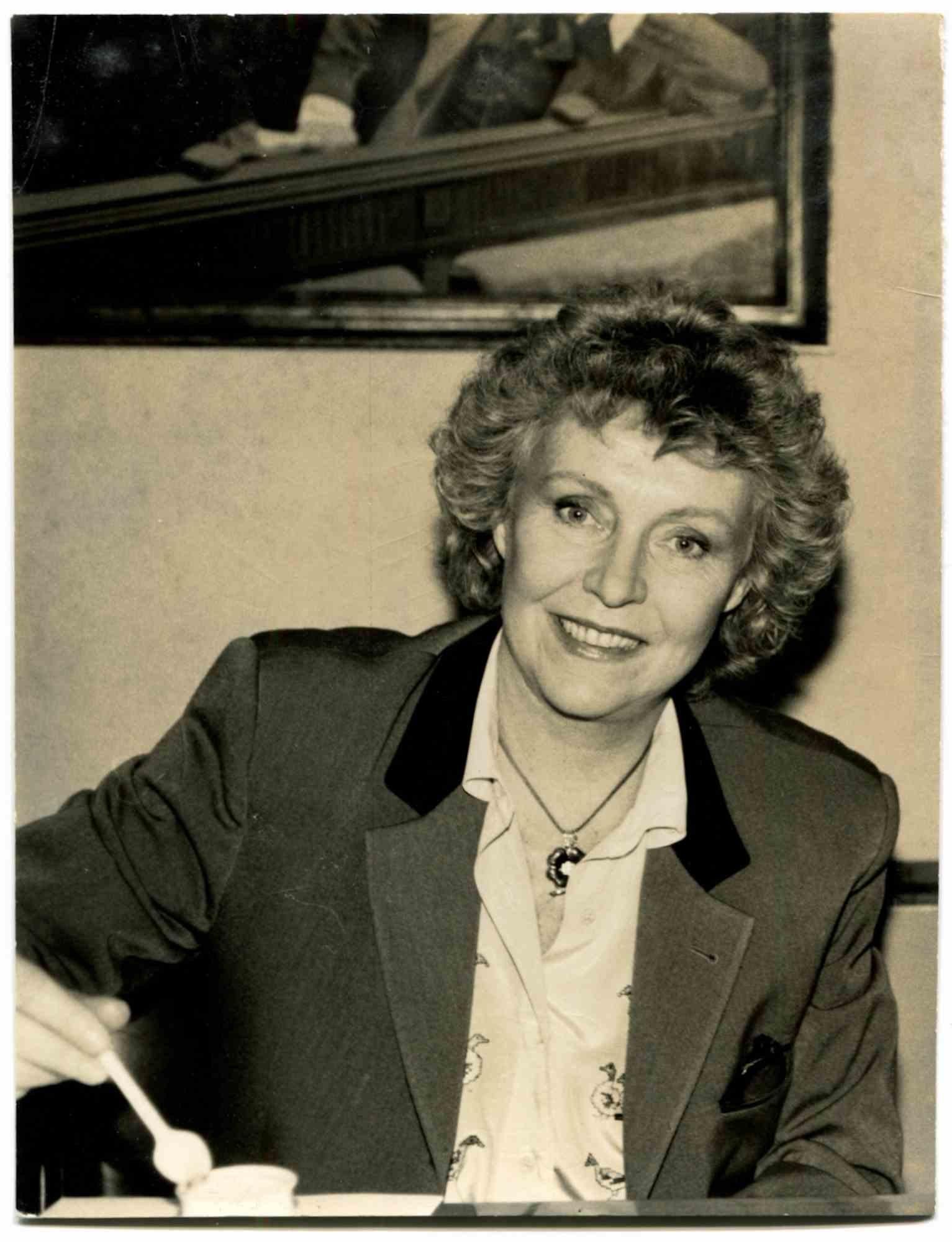 Unknown Portrait Photograph - Margherita Boniver -  Photo - 1980s