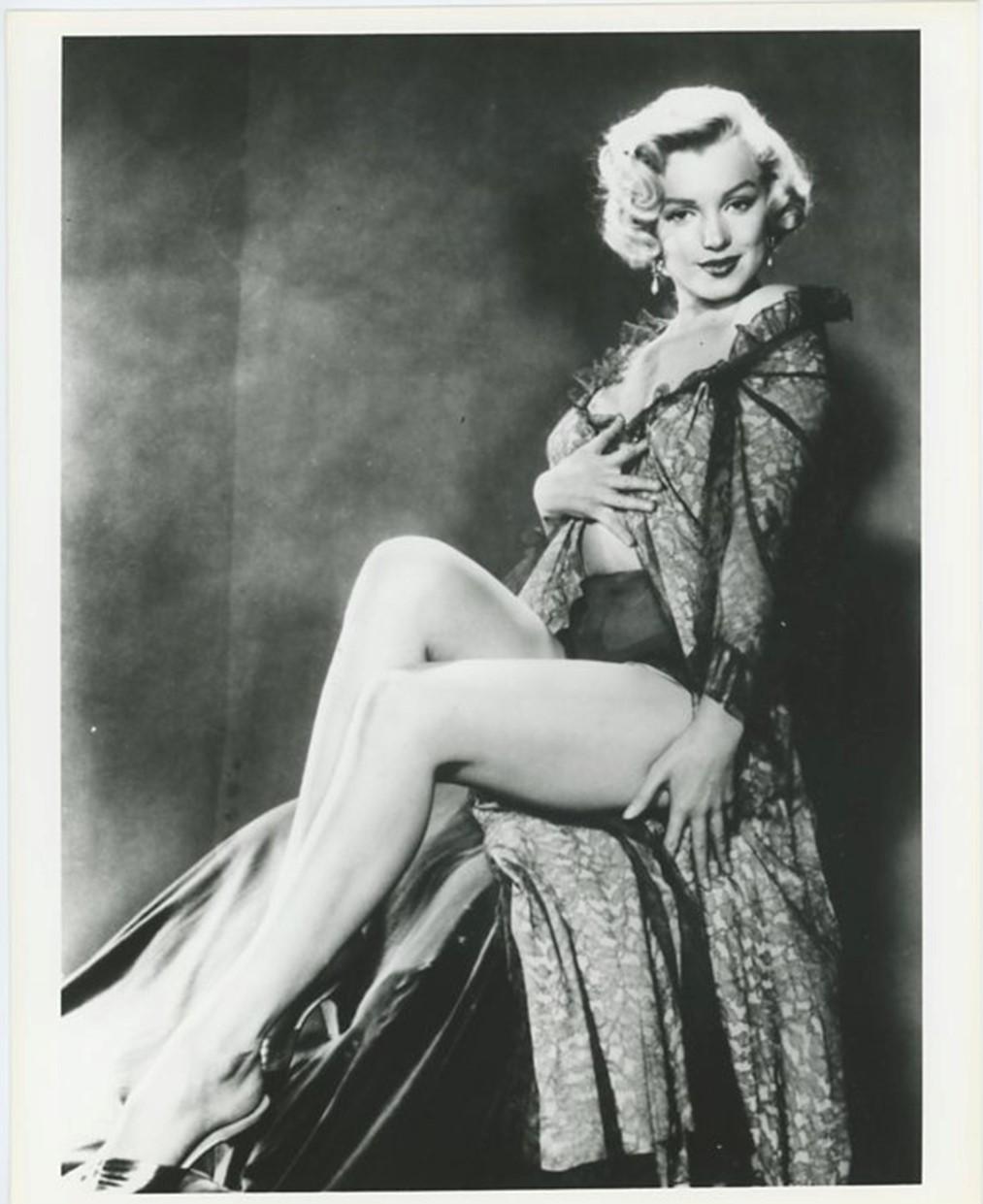 Marilyn Monroe Black & White Lingerie Photoshoot - Photograph by Unknown