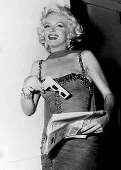 Marilyn Monroe Candid with 3-D Glasses Globe Photos Fine Art Print