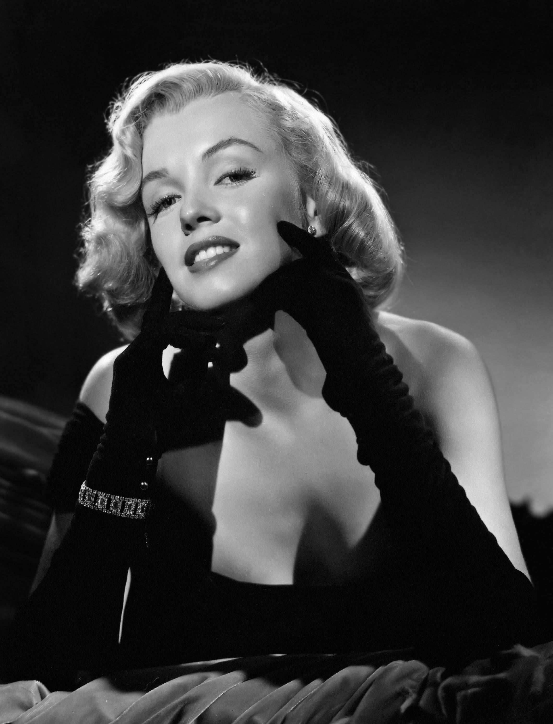 Unknown Black and White Photograph - Marilyn Monroe: Elegance in the Studio II Globe Photos Fine Art Print