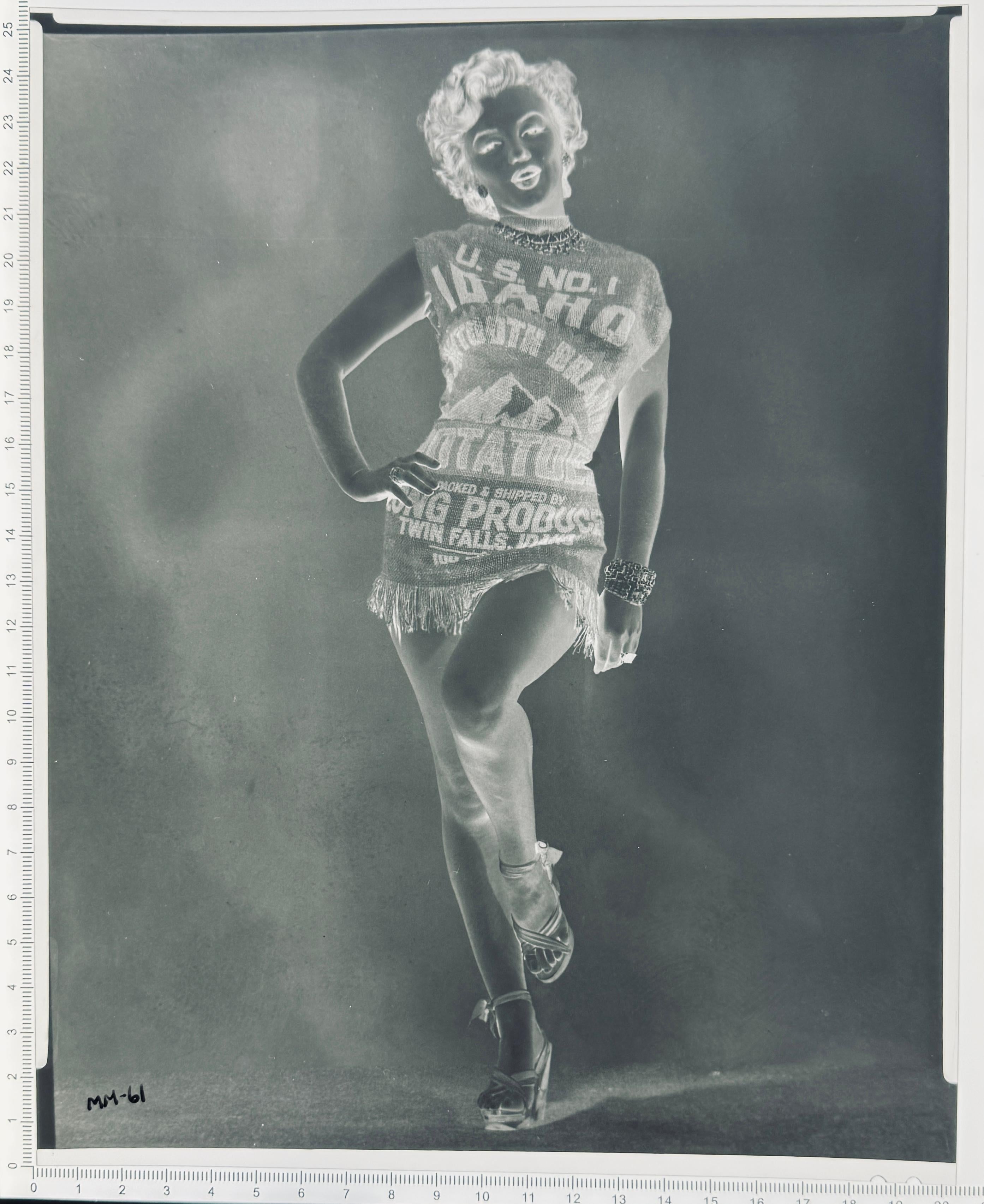Marilyn Monroe - Fotografia e negativo vintage di grande formato - Art Contemporaneo di Unknown