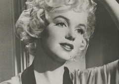Marilyn Monroe Posing in Studio, ca. 1950s, 18, 1 x 23, 9 cm