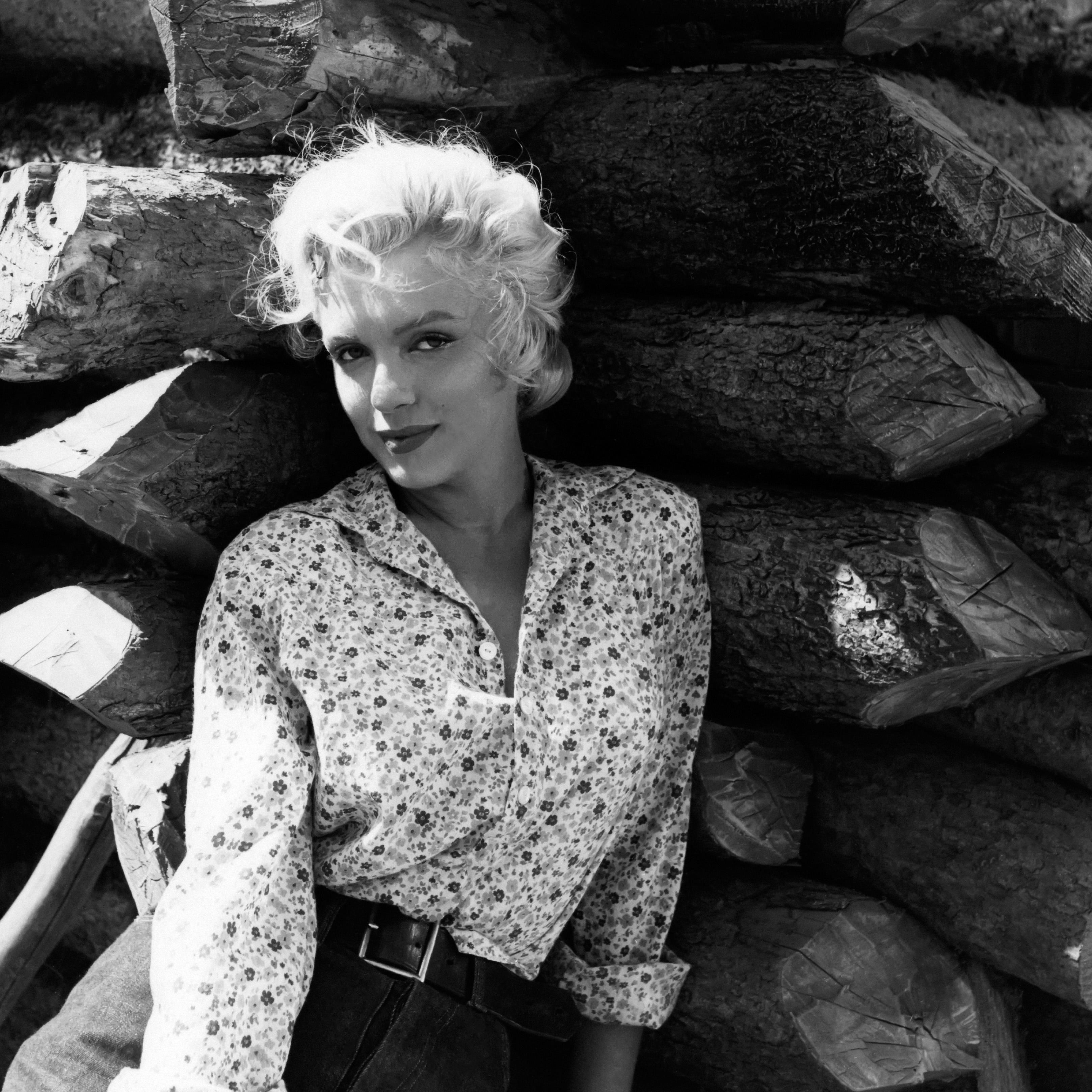 Unknown Black and White Photograph - Marilyn Monroe "River of No Return" Globe Photos Fine Art Print