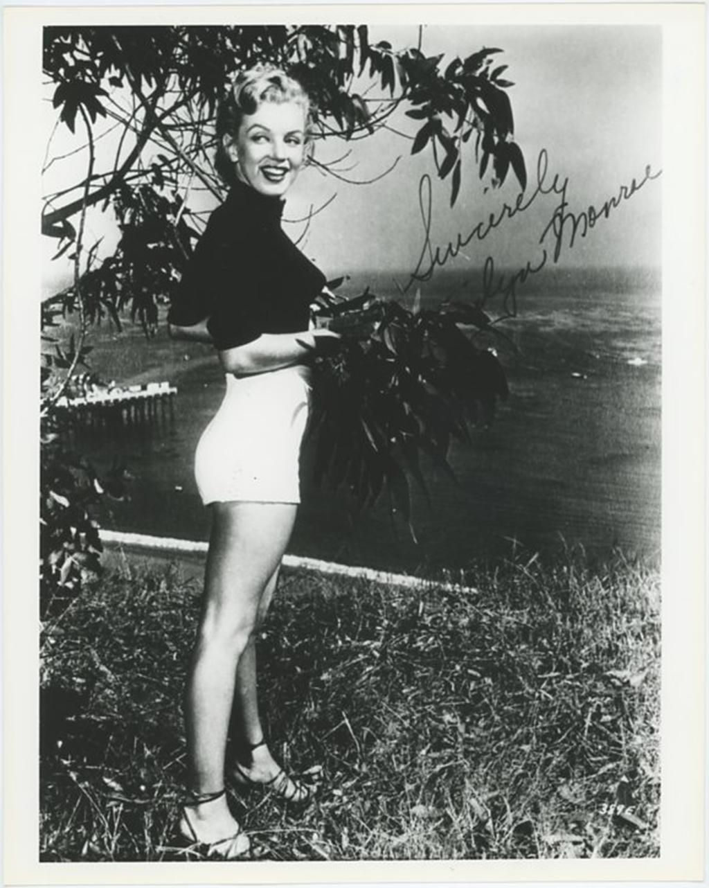 Unknown Black and White Photograph - Marilyn Monroe Signed Photograph
