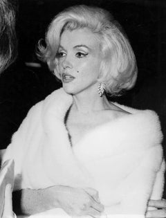 Marilyn Monroe con estola de piel
