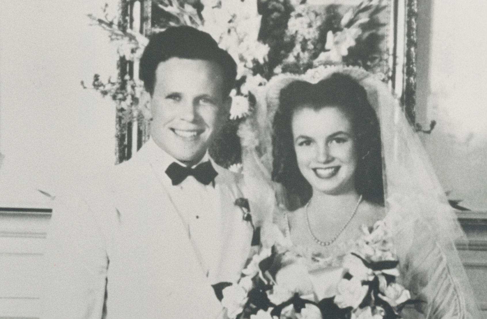 Marilyns Hochzeit/Brautpaar, 19. Juni 1942 (Moderne), Photograph, von Unknown
