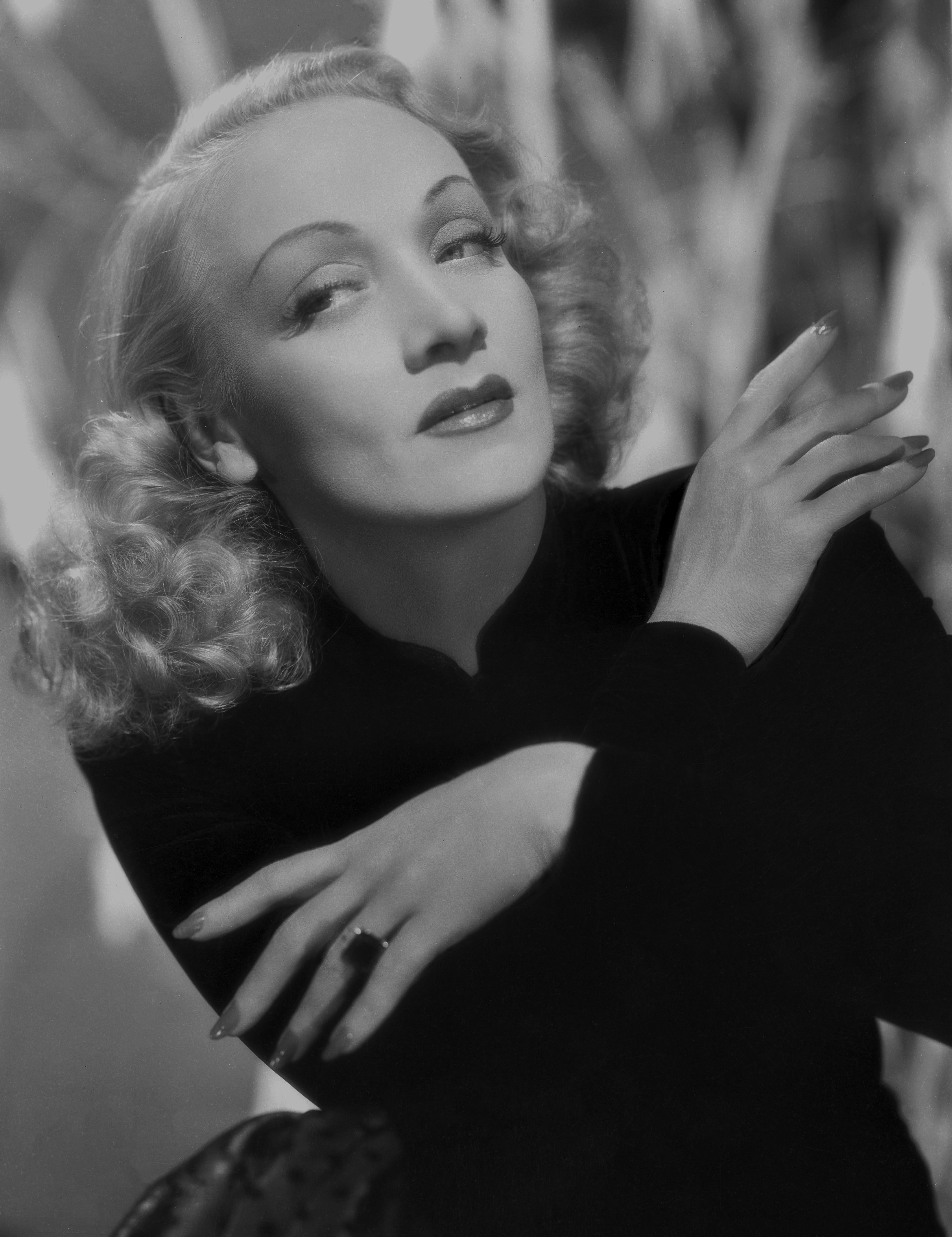 Unknown Portrait Photograph - Marlene Dietrich Posed with Hands Crossed Movie Star News Fine Art Print