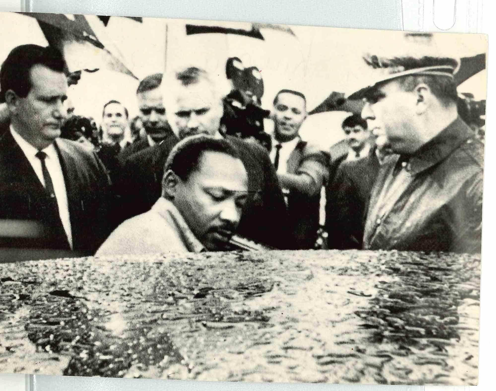 Figurative Photograph de Unknown - Martin Luther King - Foto de época - Años 60