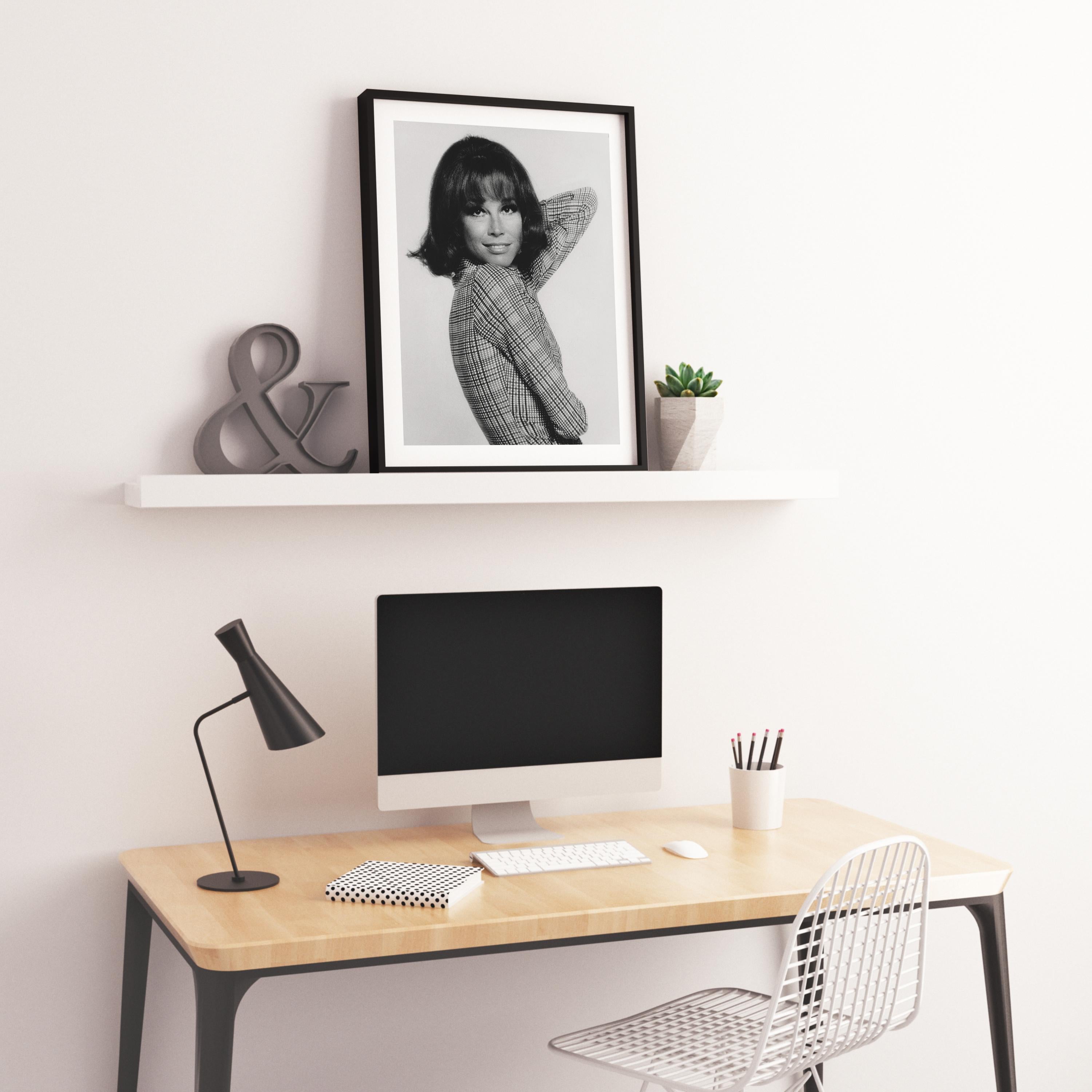 Mary Tyler Moore Posed in the Studio Fine Art Print - Gray Portrait Photograph by Unknown