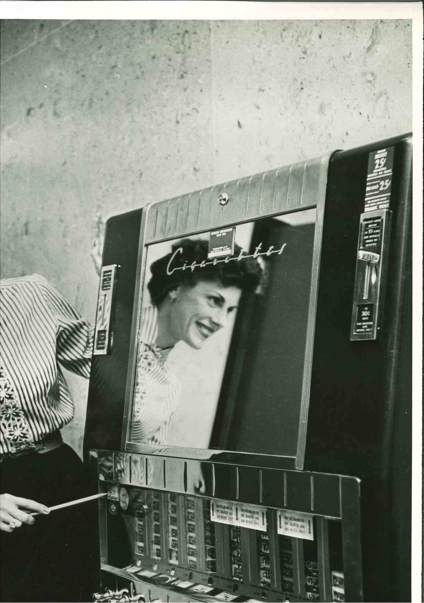 Unknown Figurative Photograph - Merchandising - American Vintage Photograph - Mid 20th Century