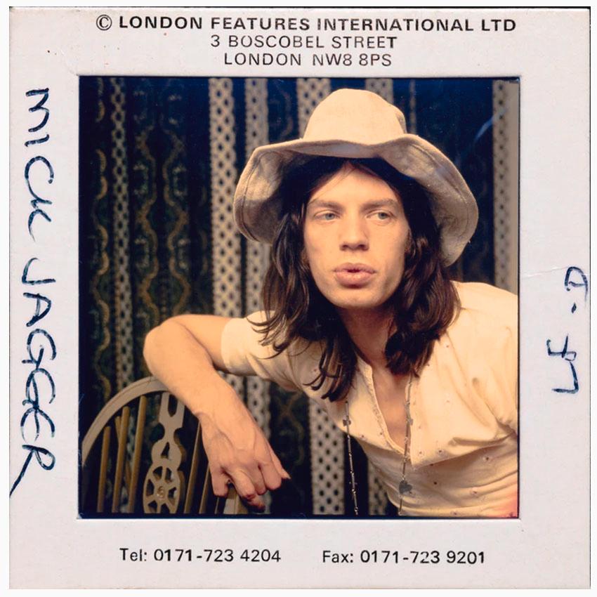 Color Photograph Unknown - Mick Jagger en chapeau