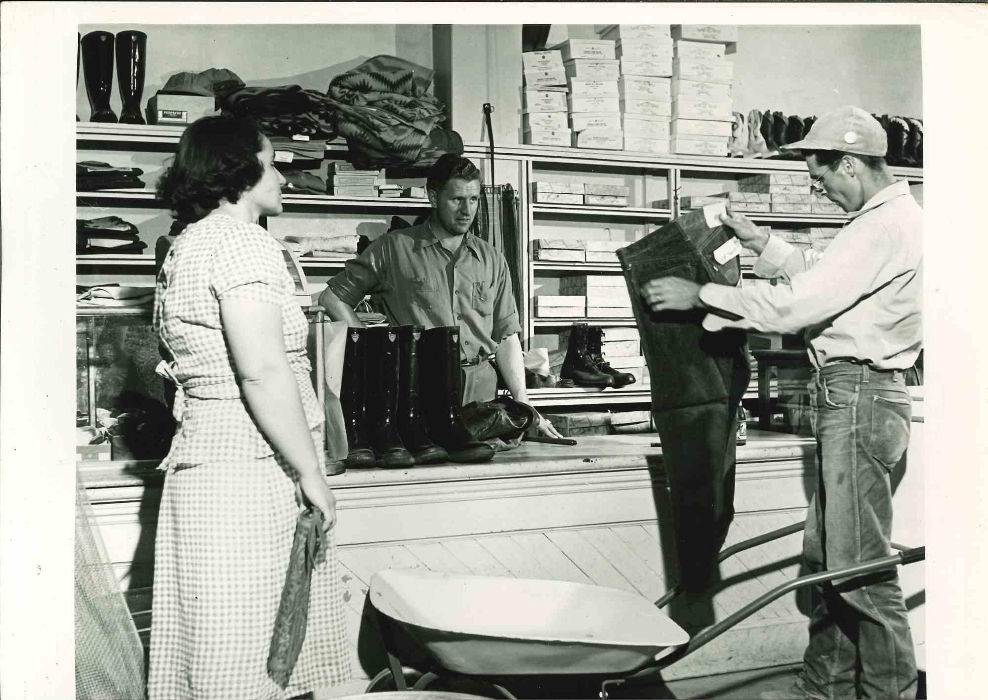 Unknown Figurative Photograph - Middle-class Life - American Vintage Photograph - Mid 20th Century