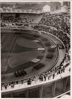Military Show im Stadium – Vintage-B/W-Foto, 1930er Jahre