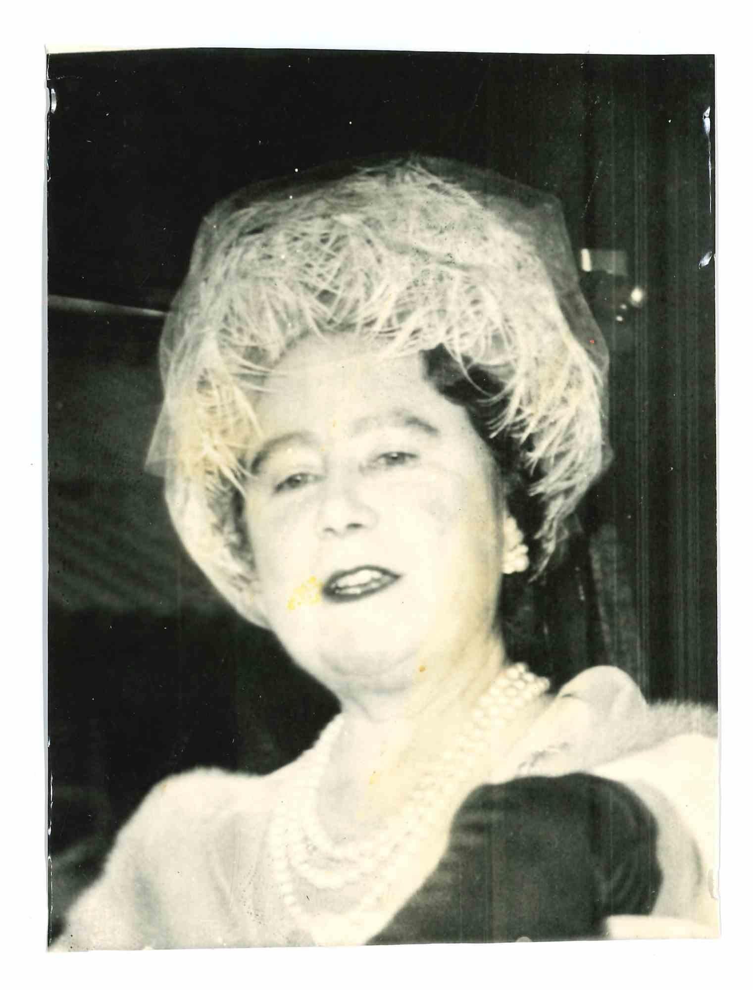 Unknown Figurative Photograph - Mother Queen - Historical Photo - 1960s