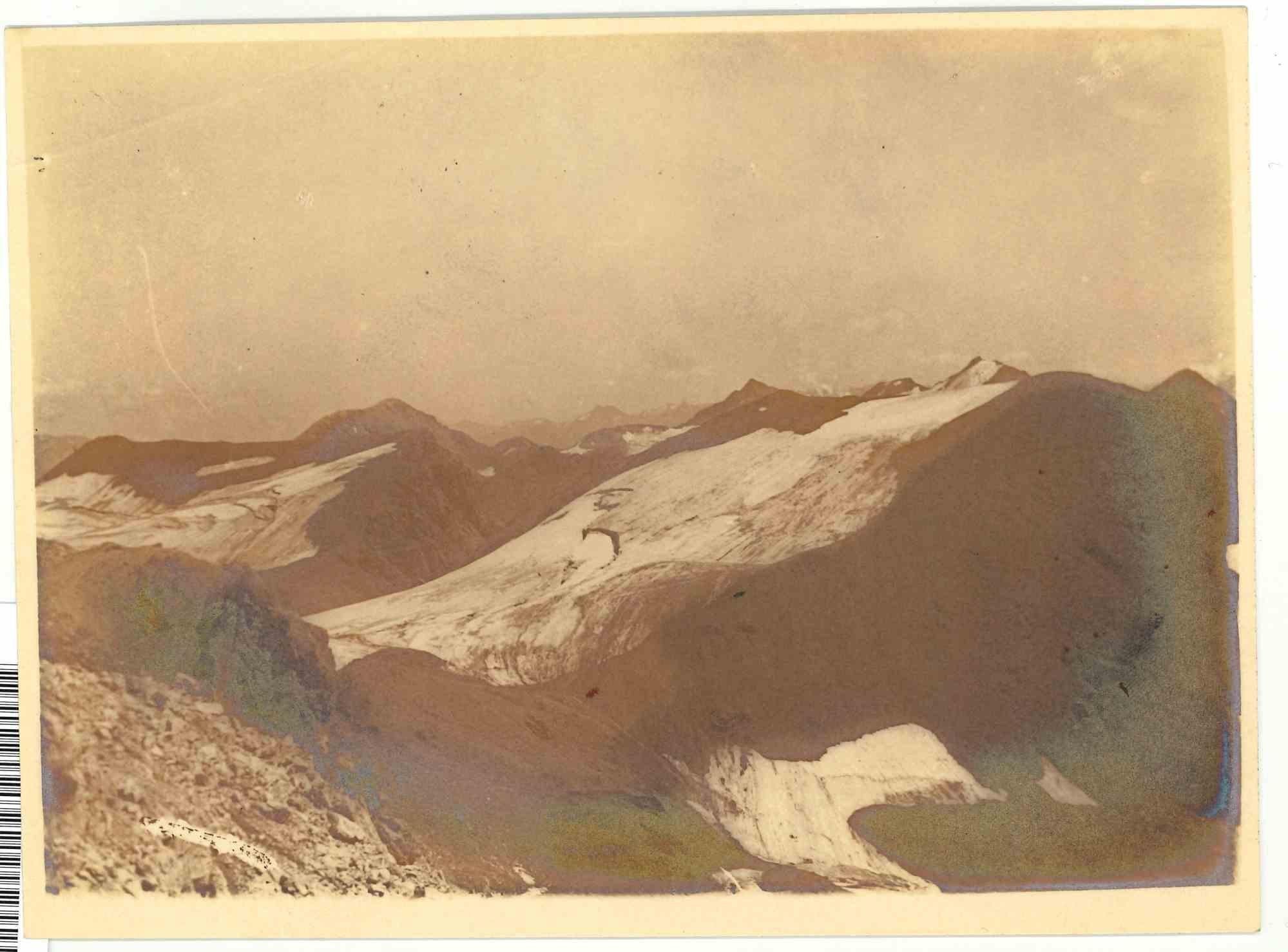 Figurative Photograph de Unknown - Mountain View - Fotografía antigua - Años 30