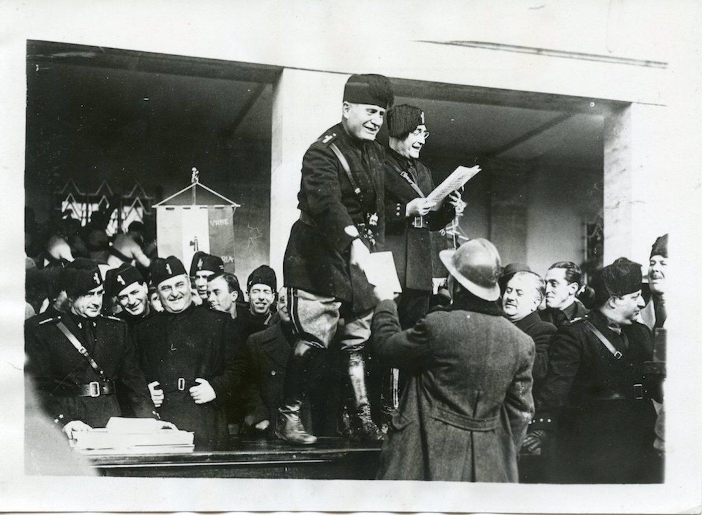 Unknown Black and White Photograph - Mussolini Awarding Veterans in Littoria - Vintage Photo 1933