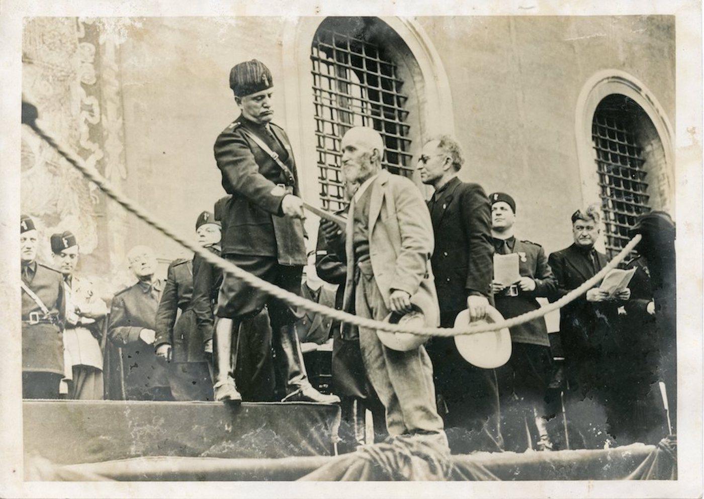Unknown Black and White Photograph - Mussolini Distributes Honors - Vintage Photo - 1934