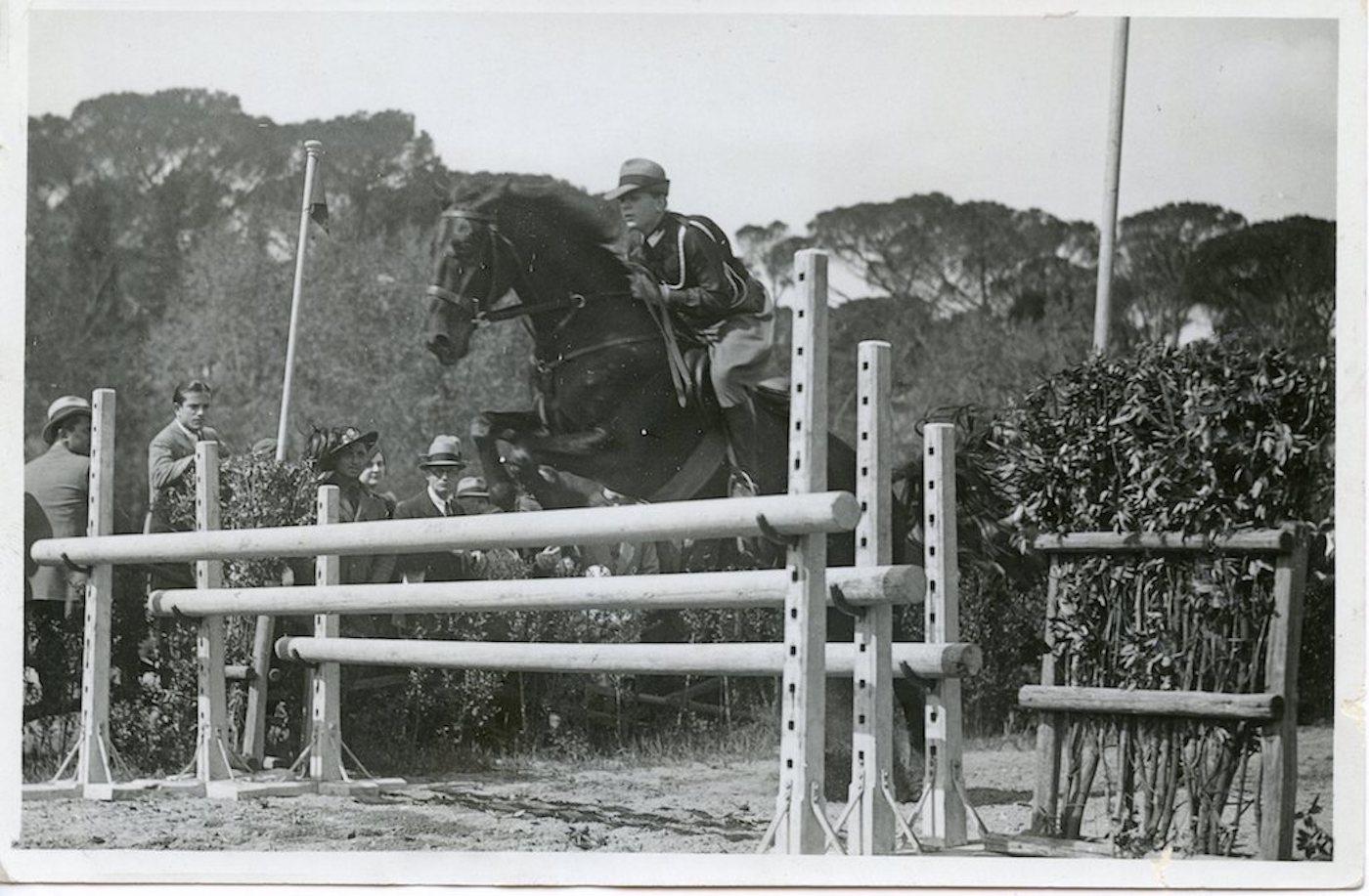 Unknown Black and White Photograph - Mussolini During a Horse Race - Vintage Photo - 1935