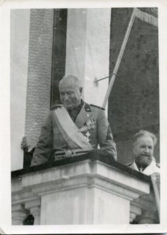 Mussolini bei einem Meeting - Vintage-Fotografie 1934