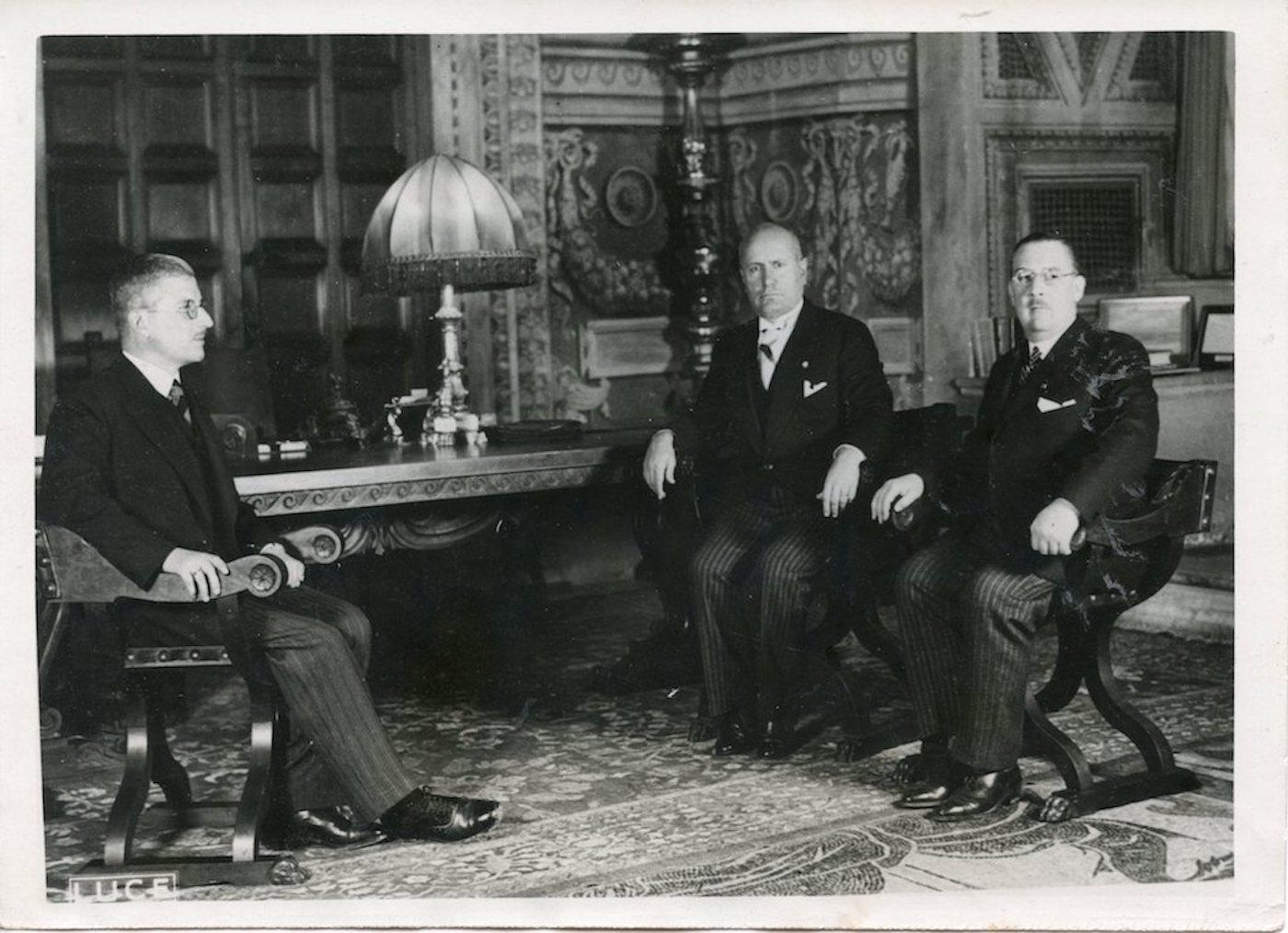 Unknown Black and White Photograph - Mussolini in Palazzo Venezia - Rome - Vintage Photo - 1934
