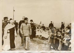 Mussolini mit Arbeiterkindern – Vintage-Foto – 1937