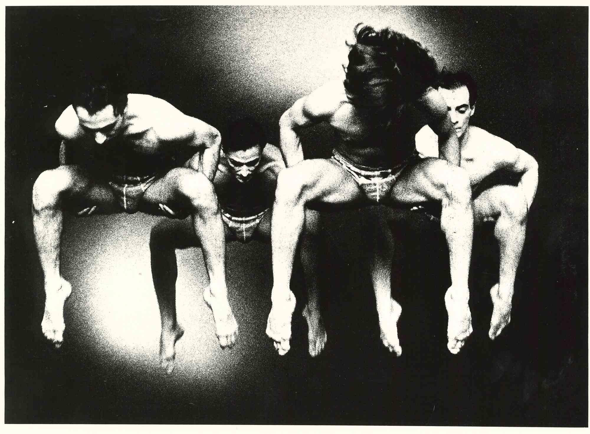Figurative Photograph Unknown - Théâtre de danse de Naples - Photo vintage de Paolo Porto - années 1970
