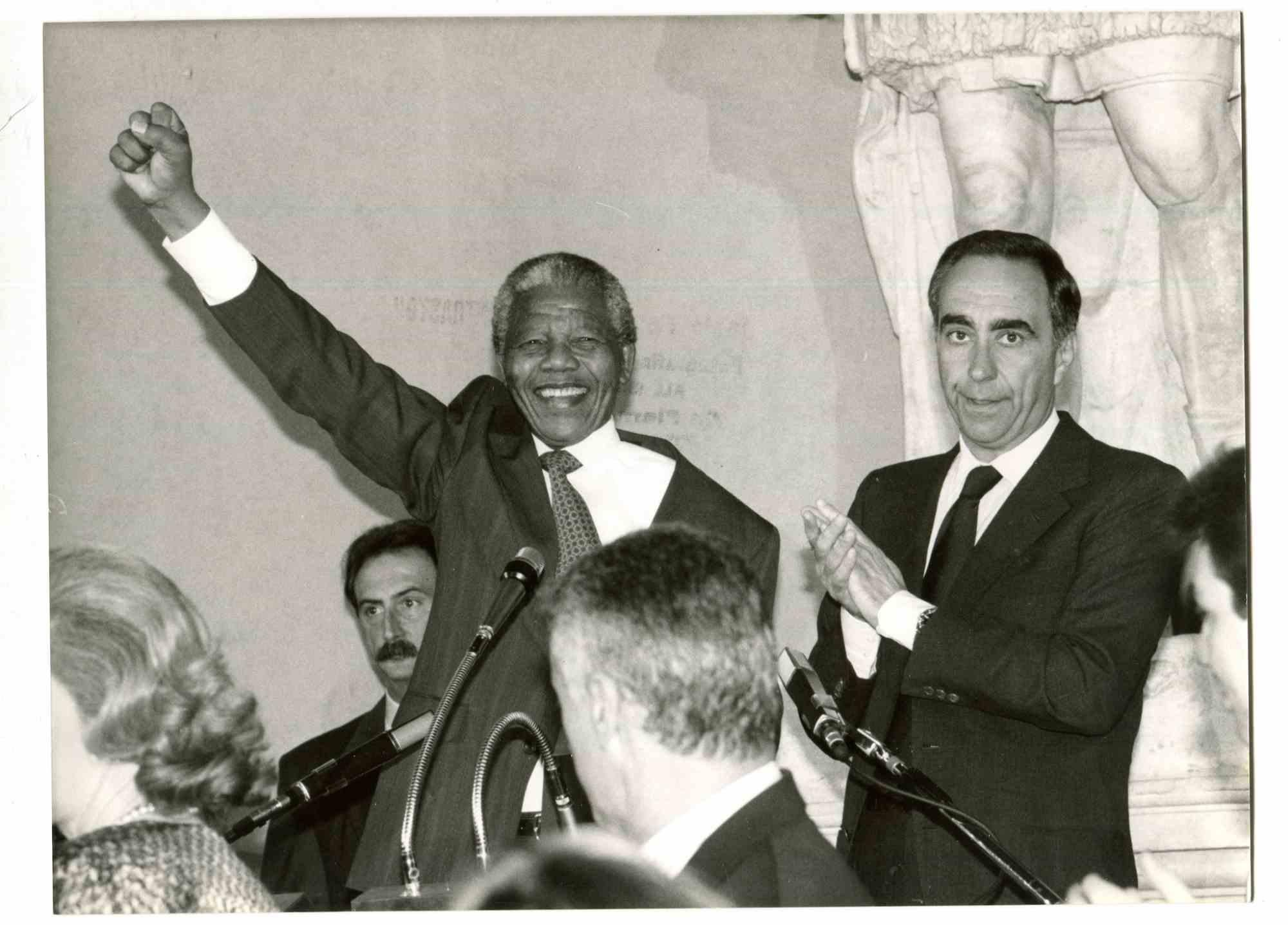 Unknown Figurative Photograph - Nelson Mandela and Franco Carraro - Vintage Photo - 1990
