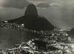 Vue de la nuit à Rio De Janeiro - Photo vintage b/w, années 1970