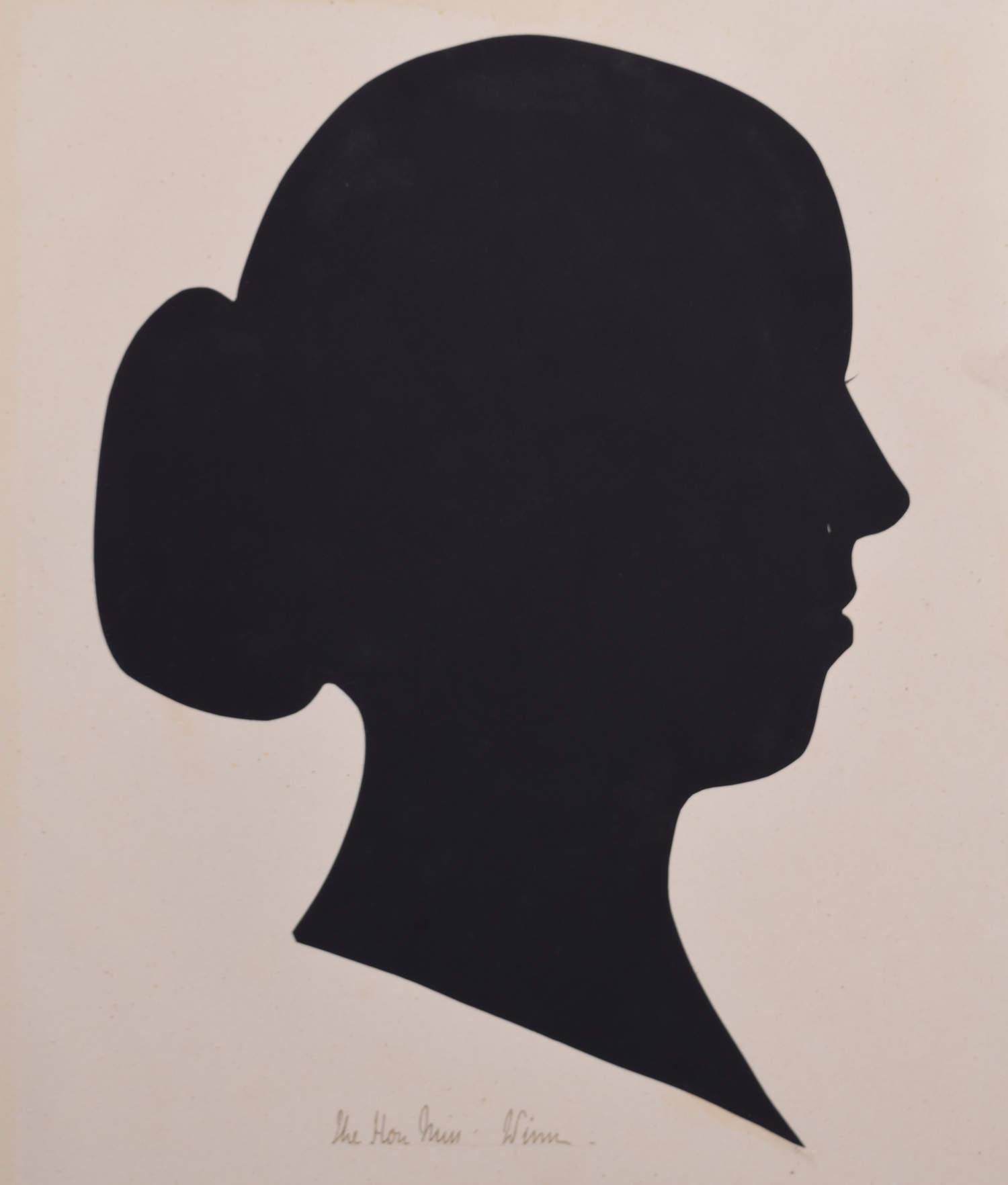 Unknown Black and White Photograph – Silhouette einer Dame aus dem neunzehnten Jahrhundert: The Hon Miss Winn