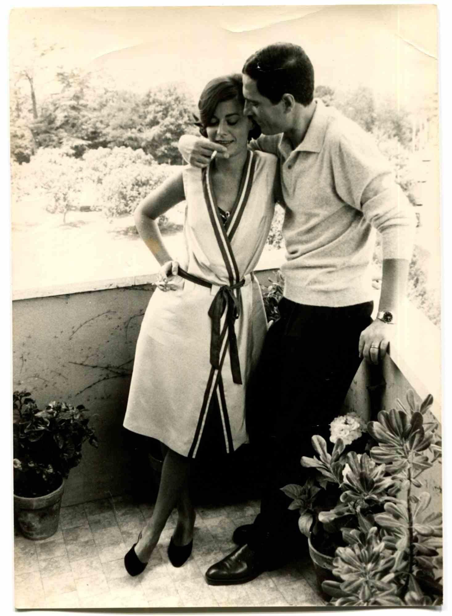 Unknown Figurative Photograph - Nino Manfredi  and Anna Maria Ferrero - 1960s