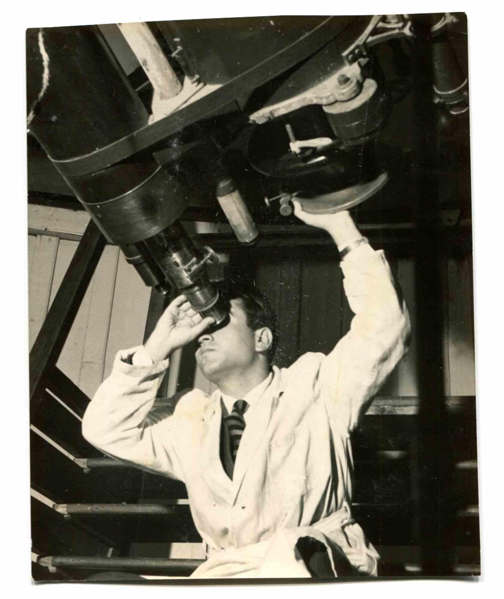 Unknown Figurative Photograph - Old Days - Astronomer - Vintage Photo - 1970s