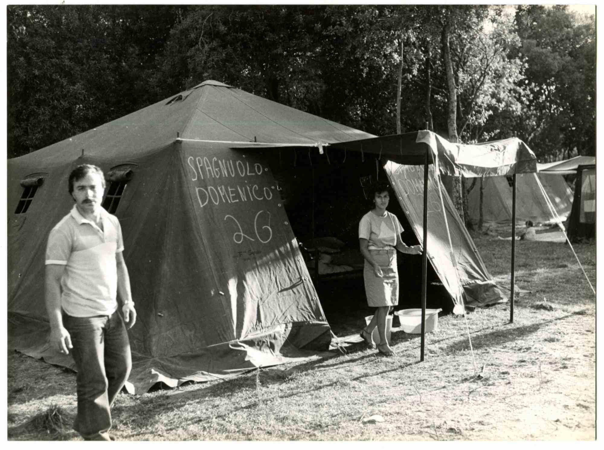 Unknown Figurative Photograph - Old Days - Camping - Vintage Photo - 1970s