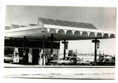 Old Days – Gas station – Vintage-Foto – Mitte des 20. Jahrhunderts