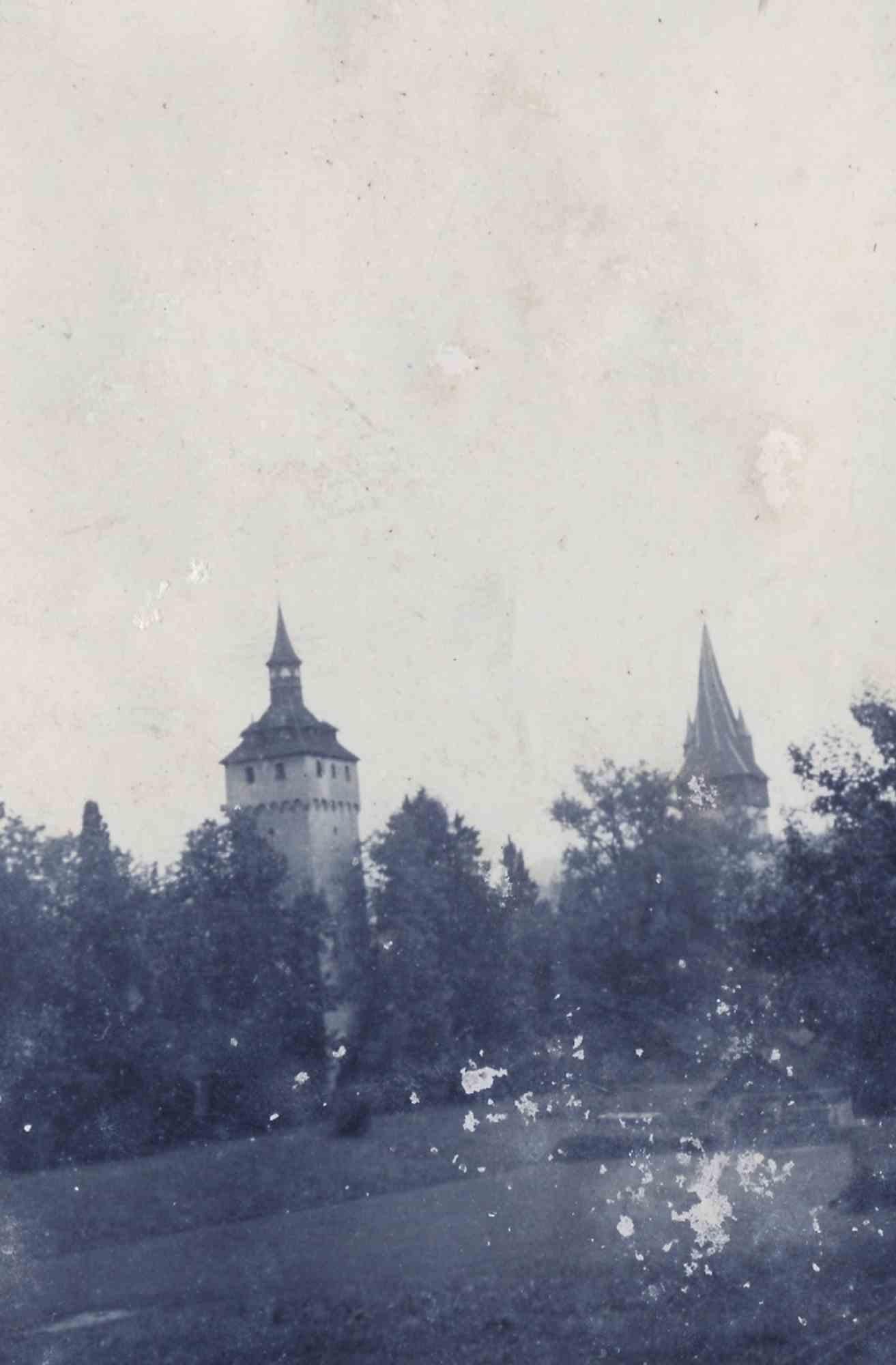 Unknown Landscape Photograph – Old Days Foto – Kirche – Vintage-Foto – Mitte des 20. Jahrhunderts
