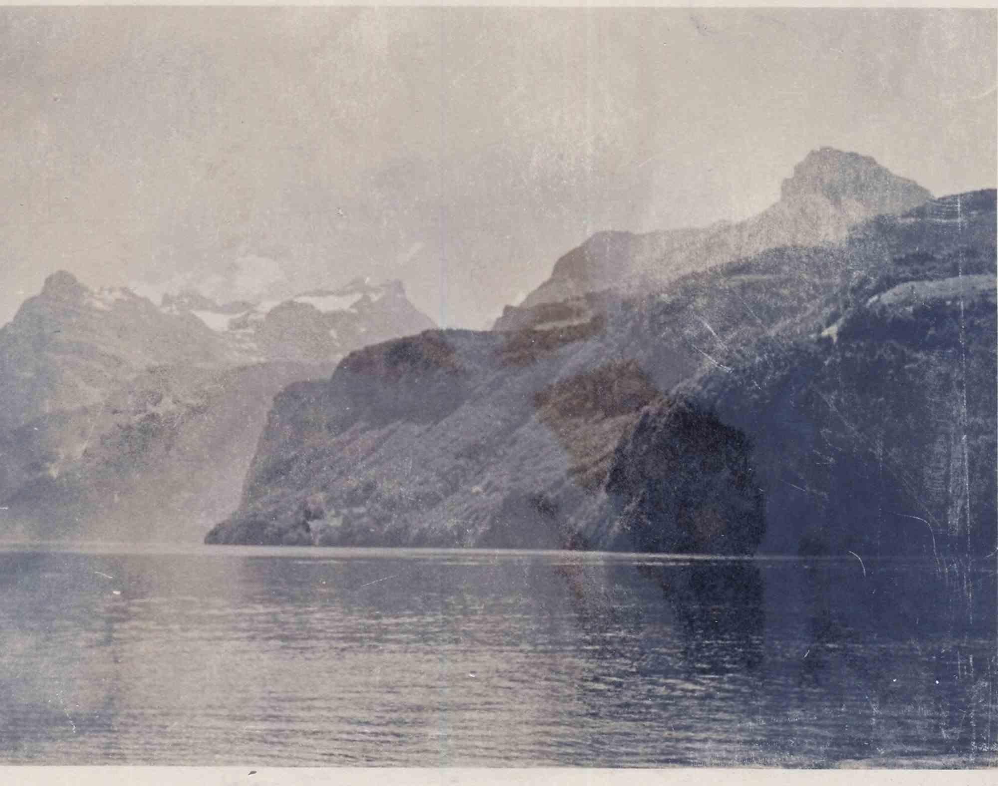 Landscape Photograph Unknown - Photo d'époque - Montagne et lac - Photo d'époque - Milieu du 20ème siècle