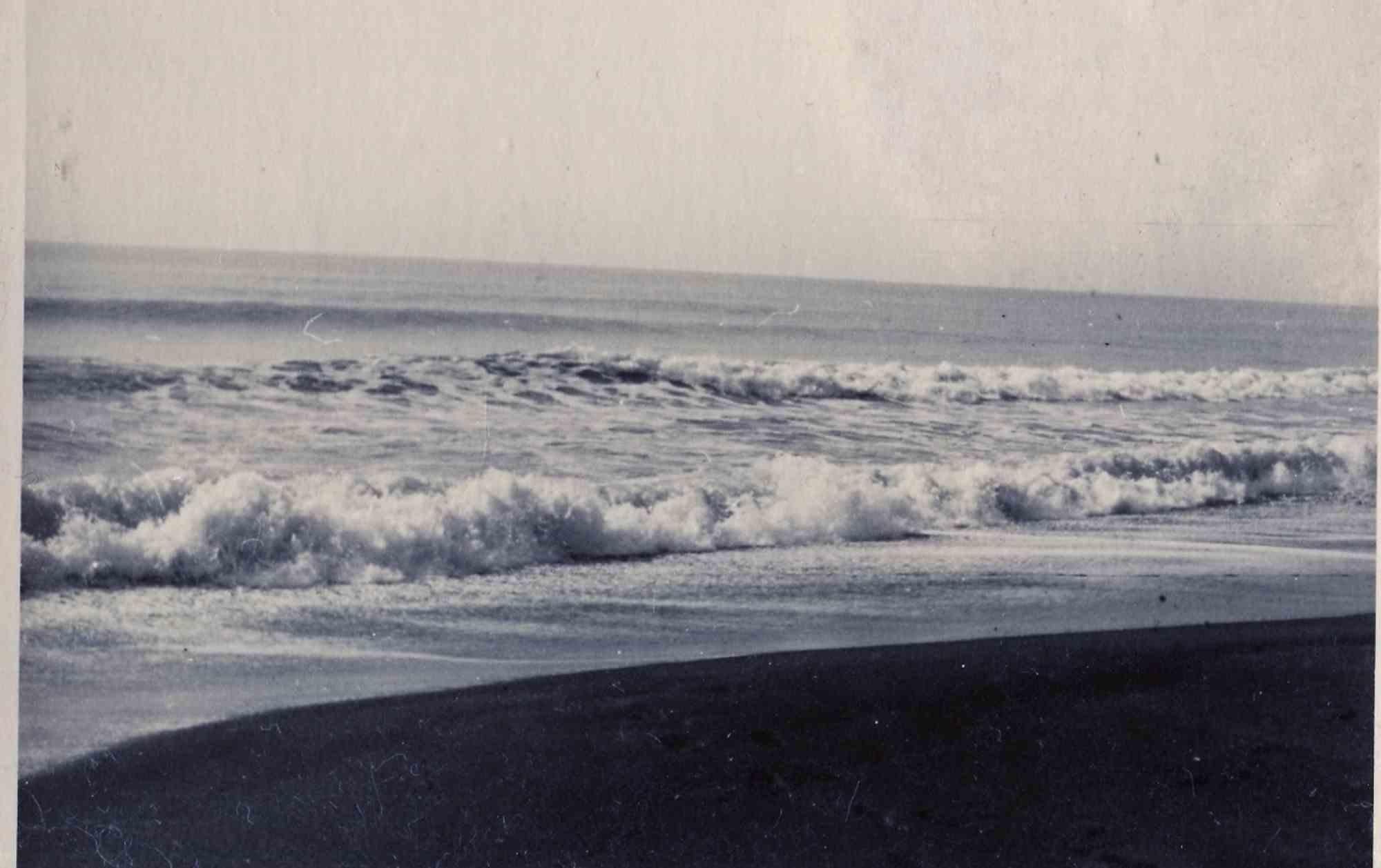 Unknown Figurative Photograph – Old days Foto – Das Meer – Vintage-Foto – Mitte des 20. Jahrhunderts