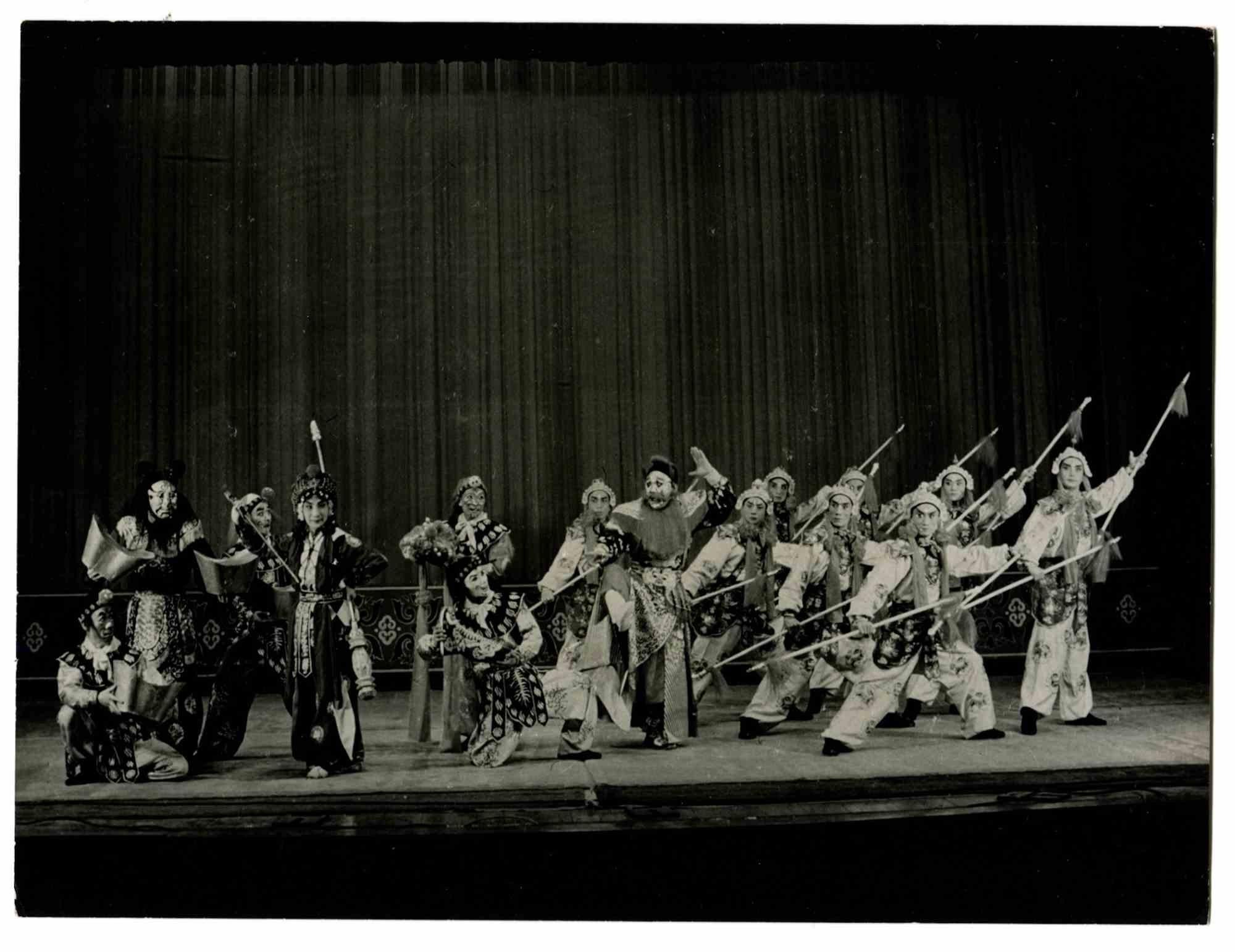 Unknown Figurative Photograph – Opera in China - 1980er Jahre