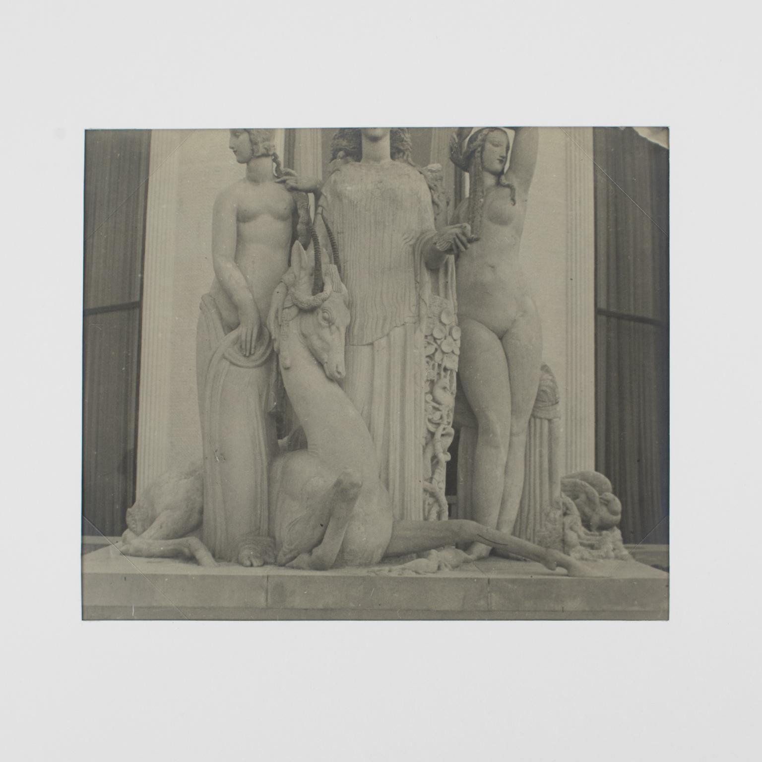 Paris, exposition d'art décoratif 1925, Pavillon Ruhlmann, photographies B et W - Photograph de Unknown