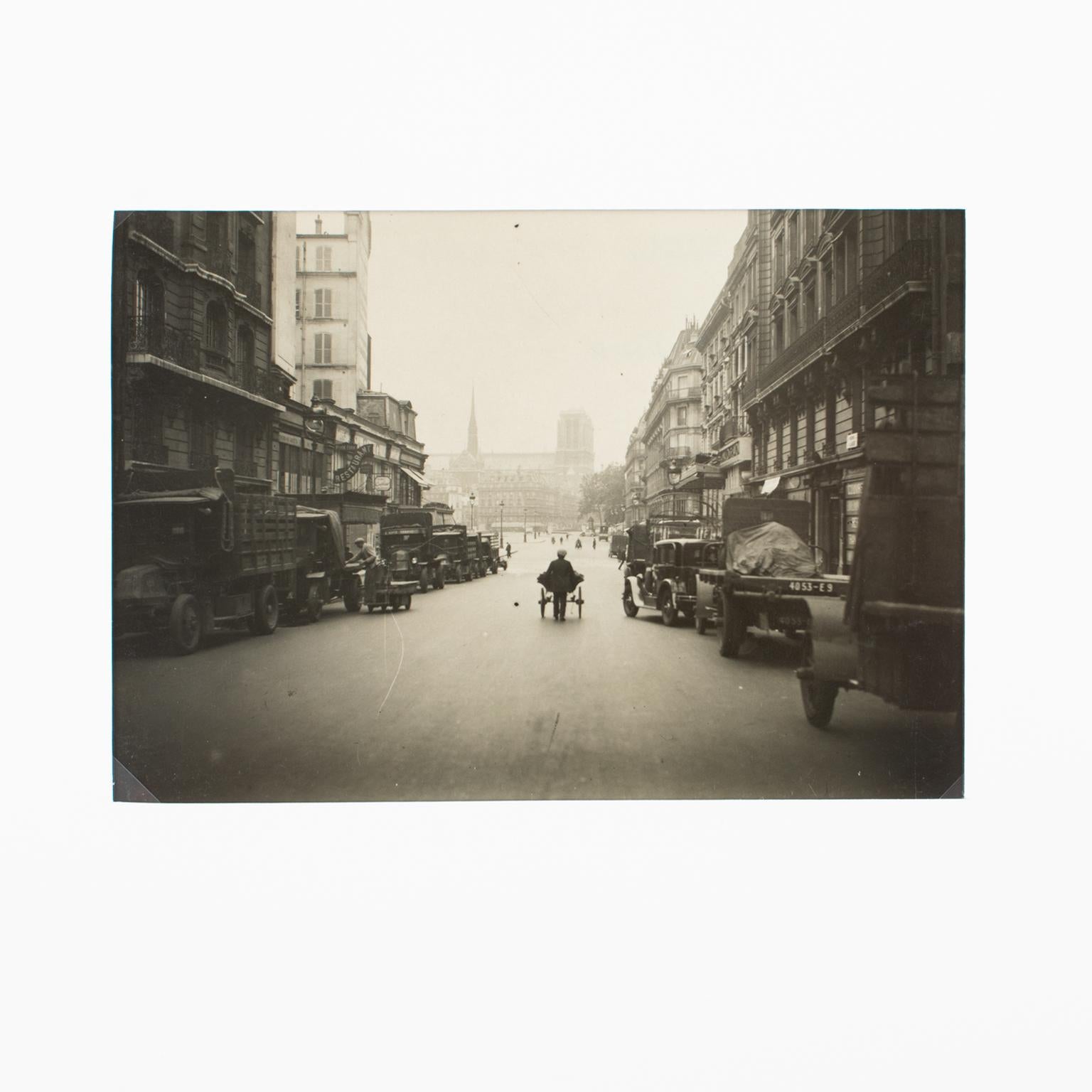 Paris, Les Halles Market, Silver Gelatin Black and White Photography, circa 1940 For Sale 4