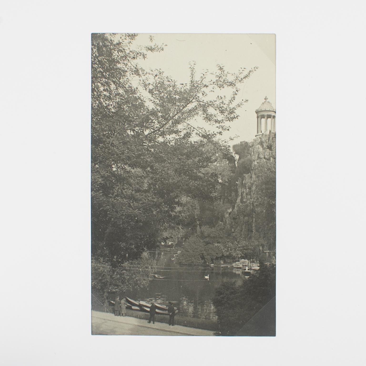 Paris, The Buttes Chaumont Park 1930, Silver Gelatin Black and White Photography - Gray Landscape Photograph by Unknown